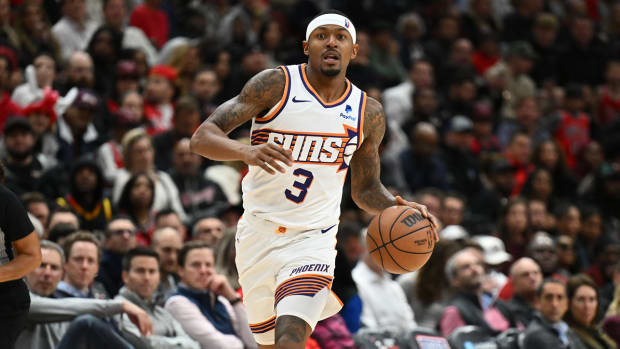 Phoenix Suns guard Bradley Beal dribbles the ball during a game against the Chicago Bulls on Nov. 8, 2023.
